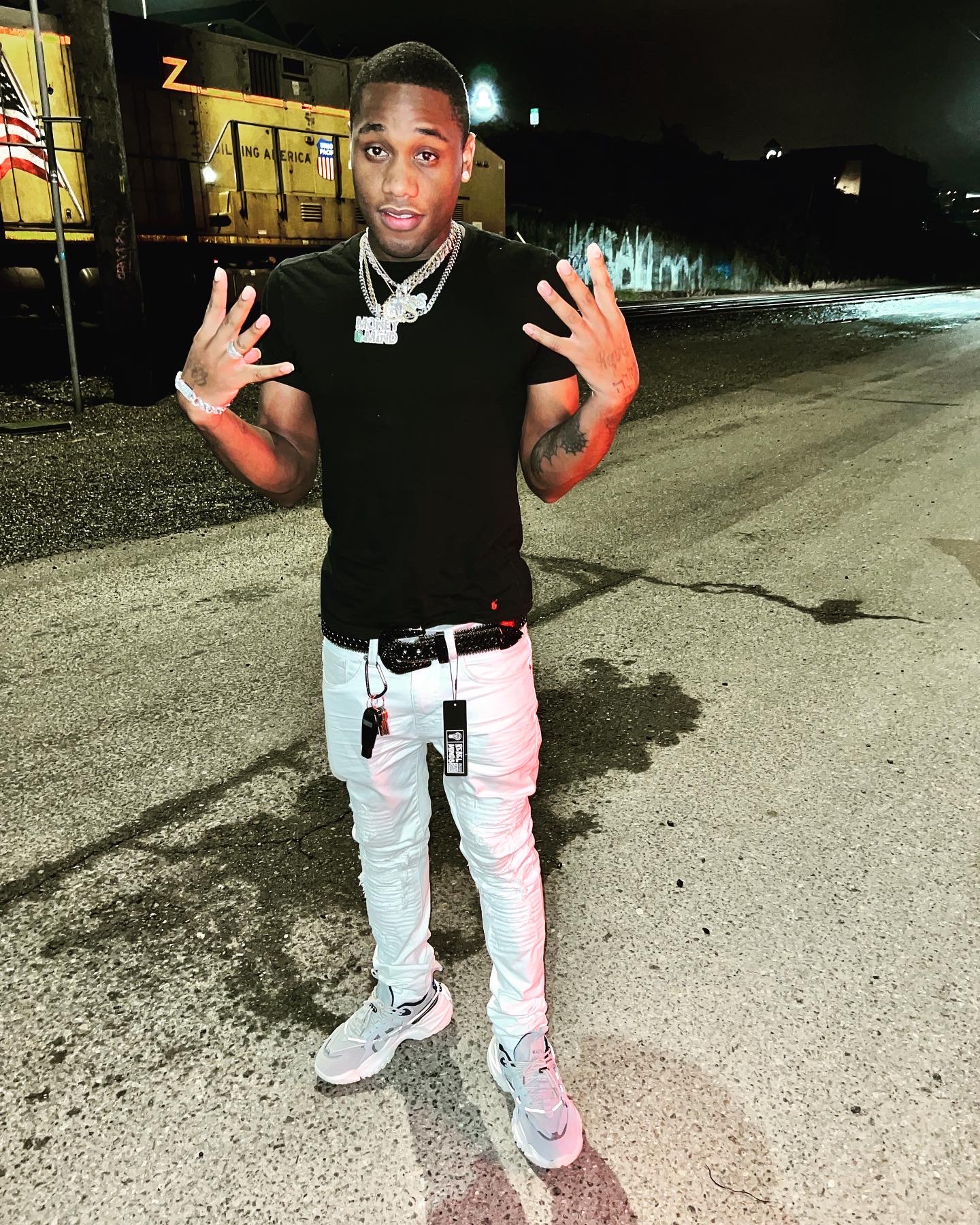 90755149-67D9-44B4-B689-41EAA73835E4